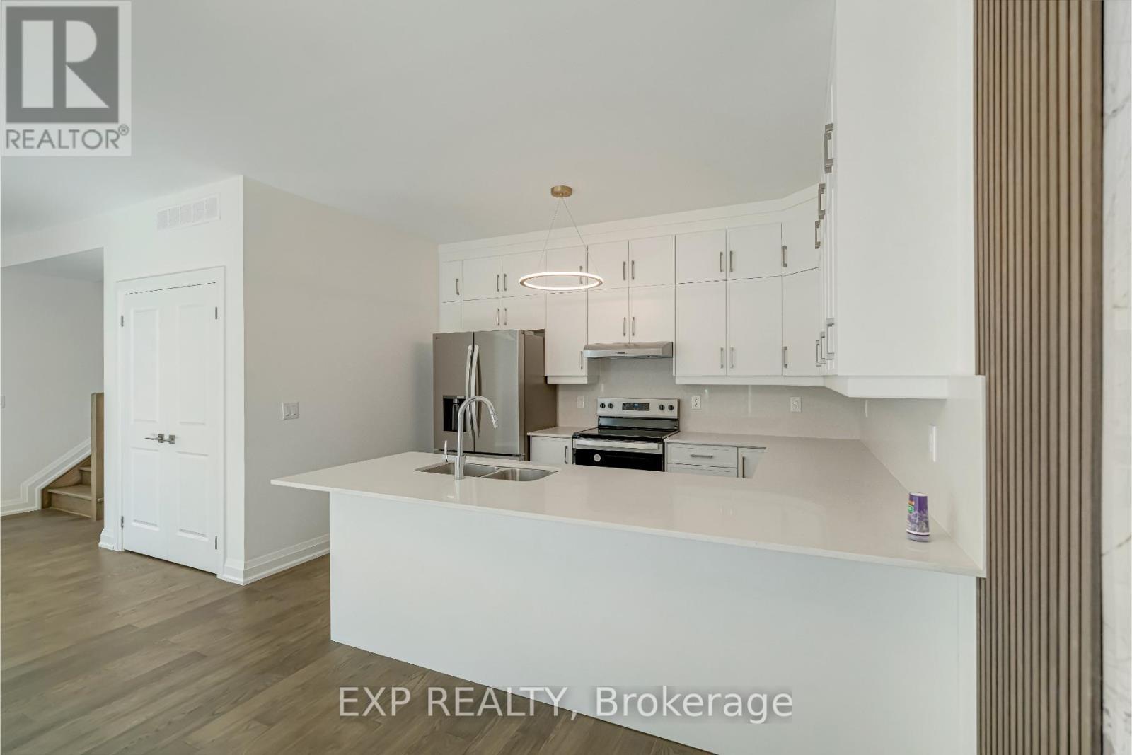 3400 Carter Common, Burlington, ON - Indoor Photo Showing Kitchen With Stainless Steel Kitchen With Double Sink