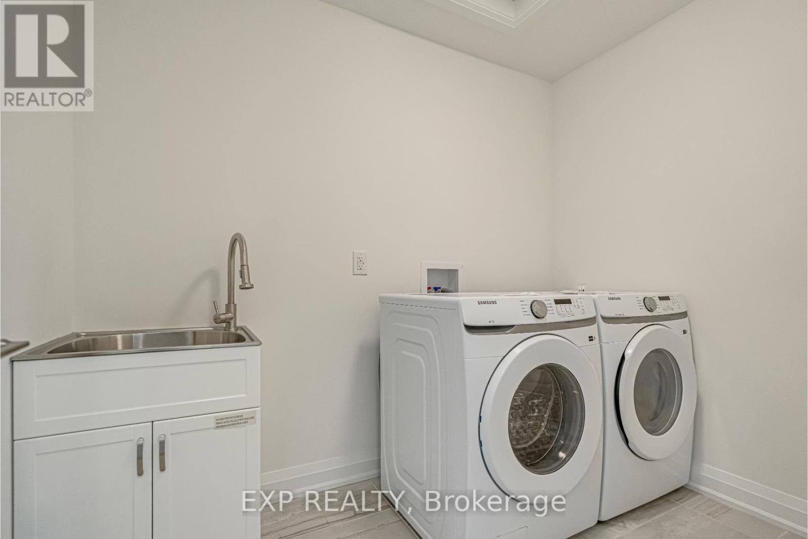 3400 Carter Common, Burlington, ON - Indoor Photo Showing Laundry Room