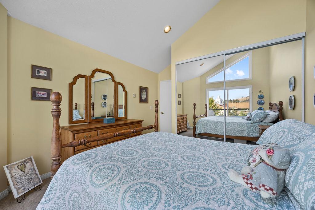 405-3705 30 Avenue, Vernon, BC - Indoor Photo Showing Bedroom