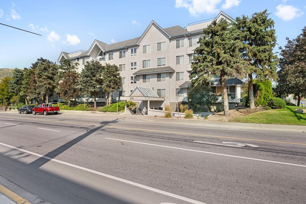 405-3705 30 Avenue, Vernon, BC - Outdoor With Facade