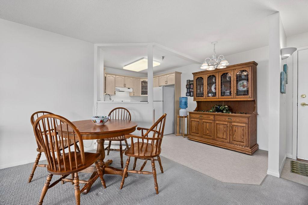 405-3705 30 Avenue, Vernon, BC - Indoor Photo Showing Dining Room