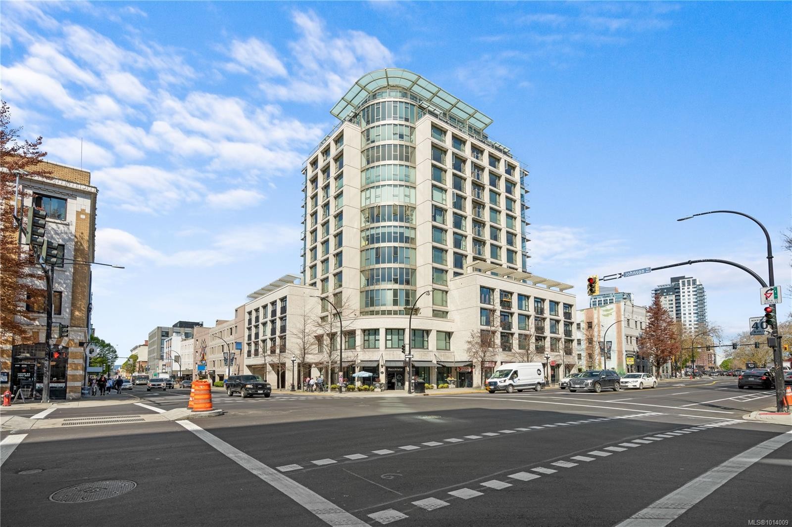 606-760 Johnson St, Victoria, BC - Outdoor With Facade