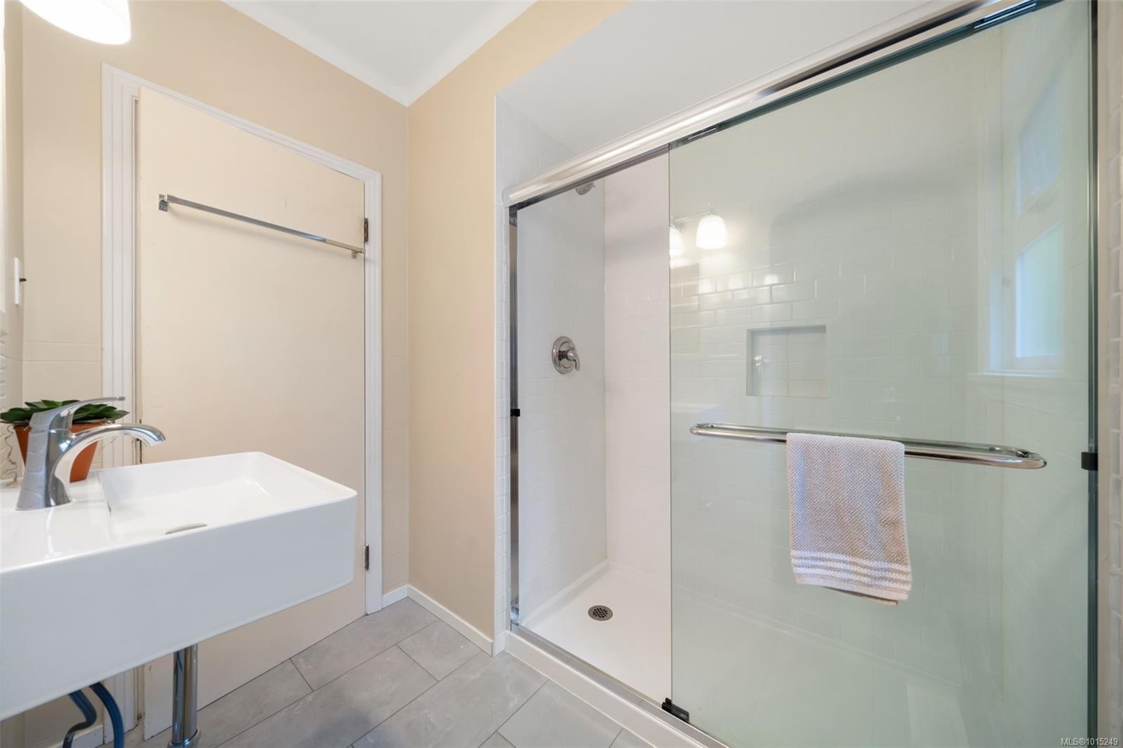 1075 Burnside Rd West, Saanich, BC