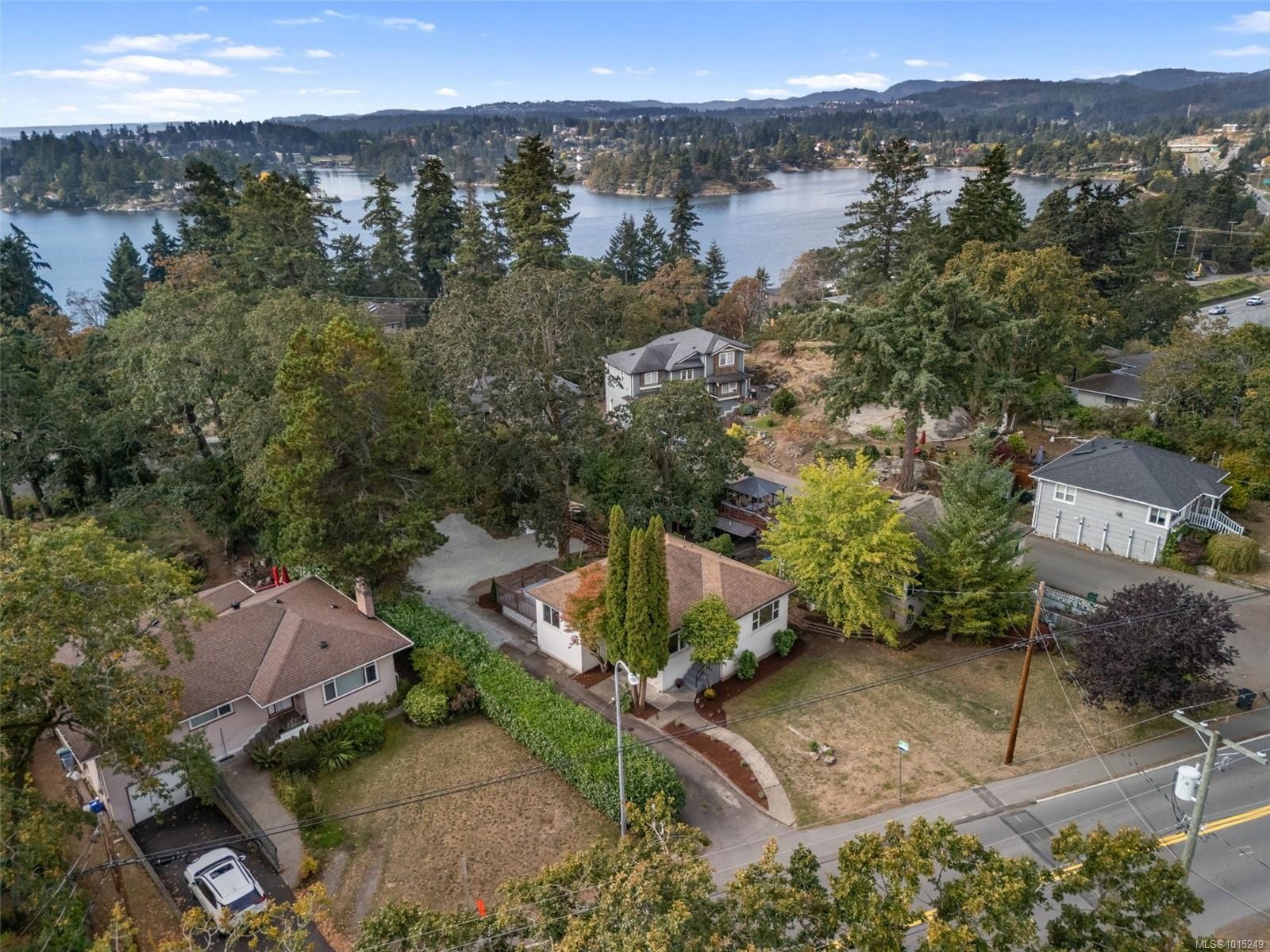 1075 Burnside Rd West, Saanich, BC