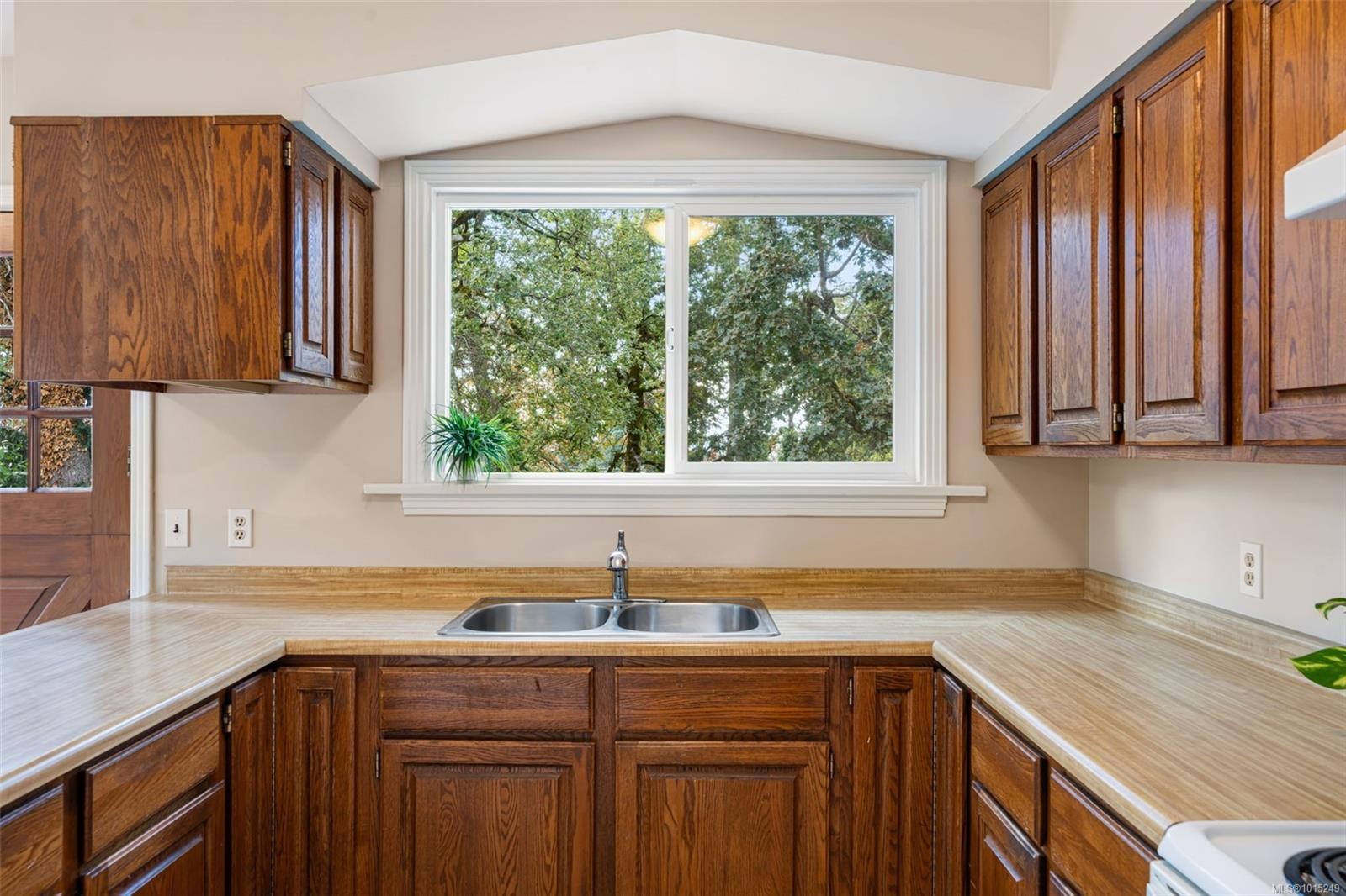 1075 Burnside Rd West, Saanich, BC