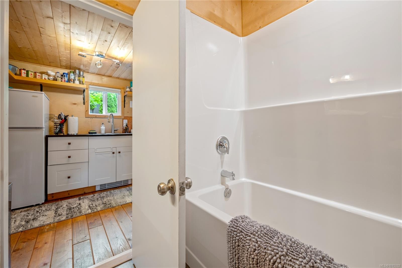 1364 Chesterman Beach Rd, Tofino, BC