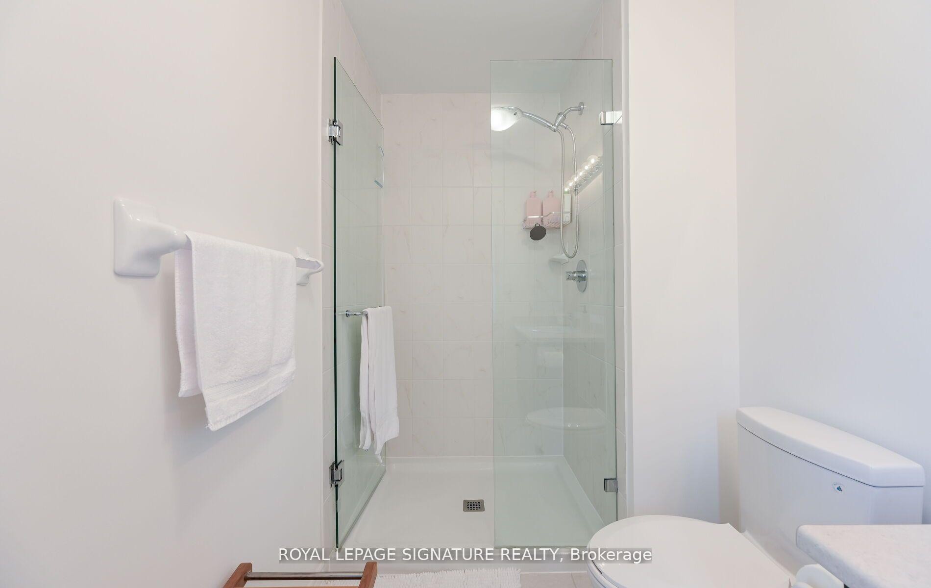 31 Faye Street, Brampton, ON - Indoor Photo Showing Bathroom