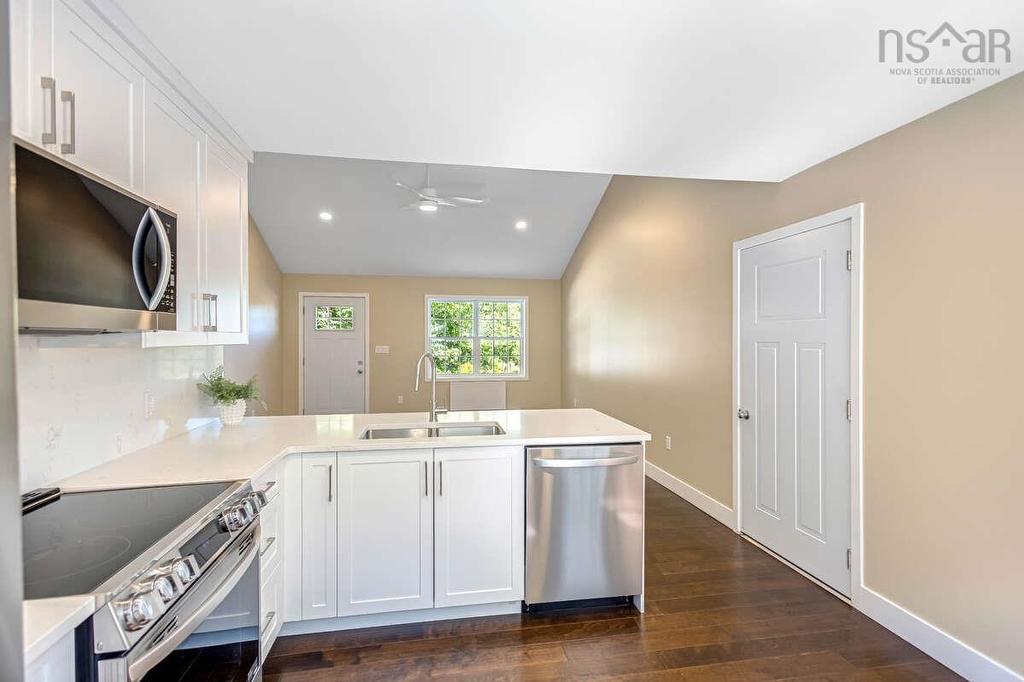 11 Lions Club Road, Fox Point, NS