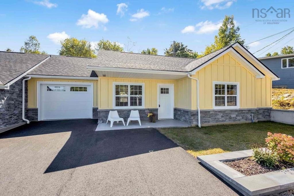 11 Lions Club Road, Fox Point, NS