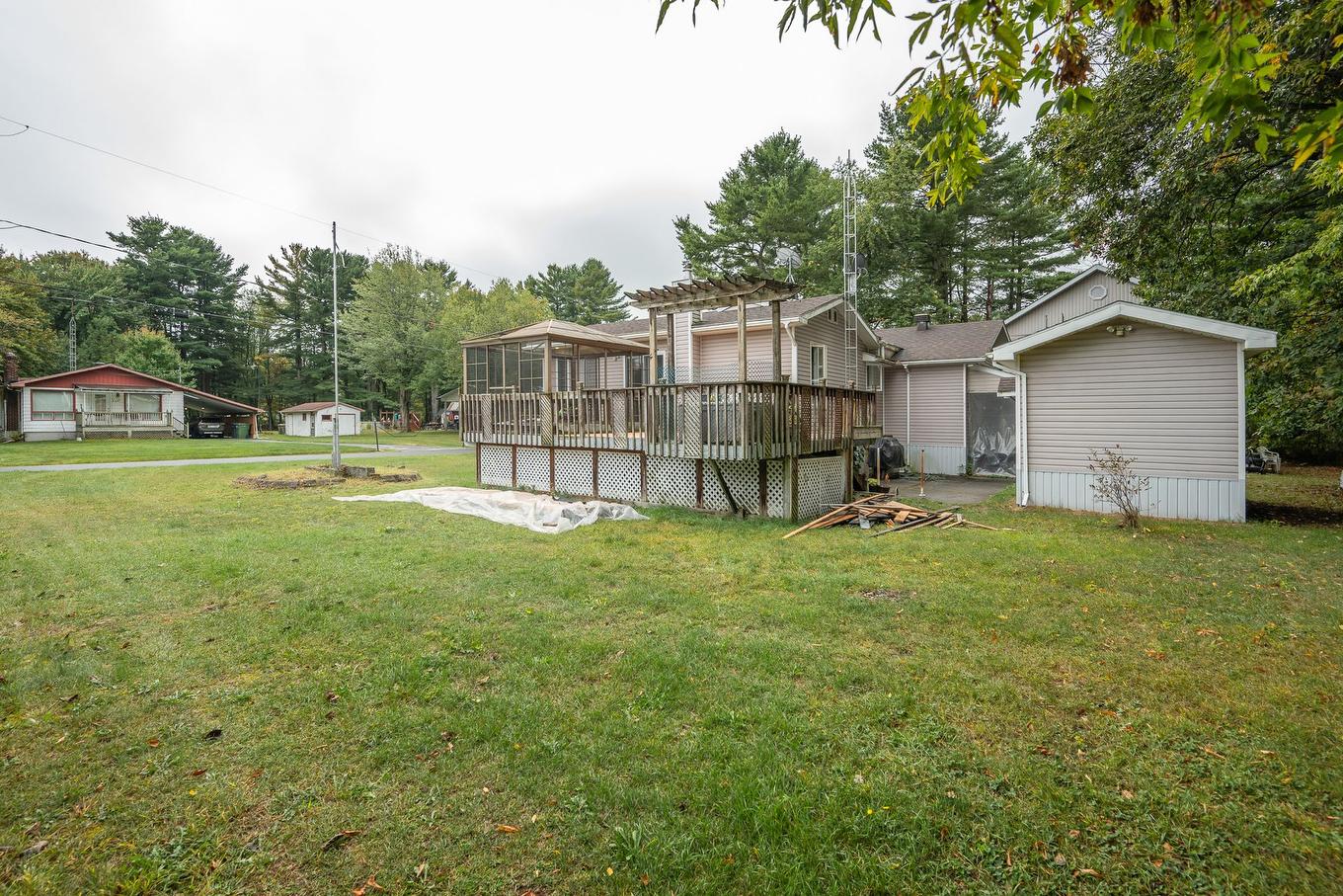 Backyard - 246 48E Rue O., Venise-En-Québec, QC - Outdoor