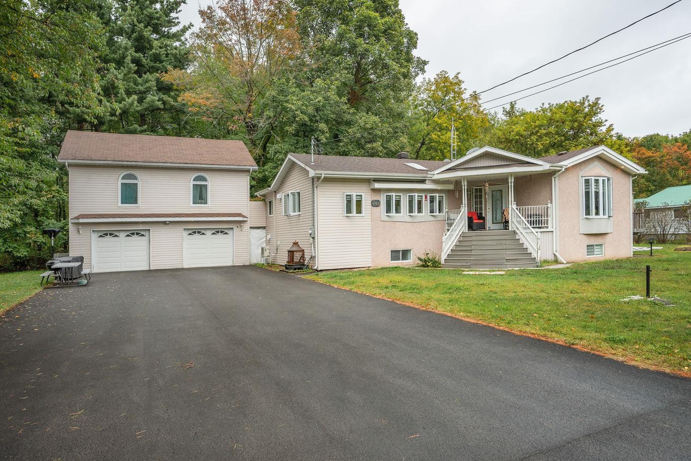 Frontage - 246 48E Rue O., Venise-En-Québec, QC - Outdoor With Facade