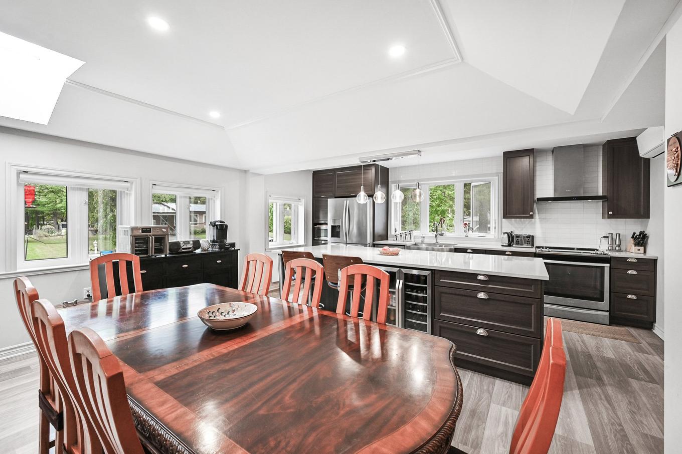 Dinette - 246 48E Rue O., Venise-En-Québec, QC - Indoor Photo Showing Dining Room