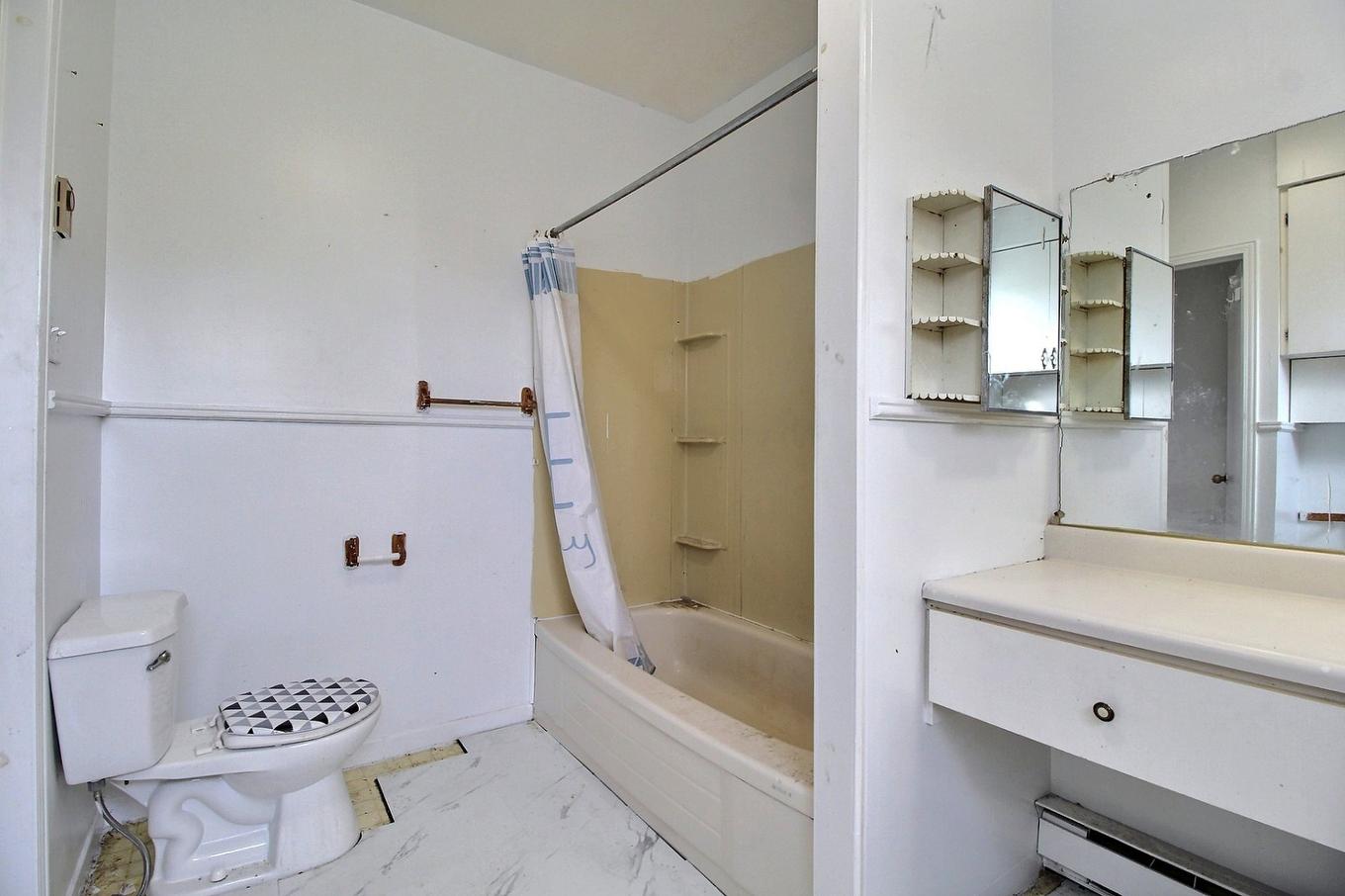 Bathroom - 50 Ch. De La Promenade, Saint-Marc-De-Figuery, QC - Indoor Photo Showing Bathroom