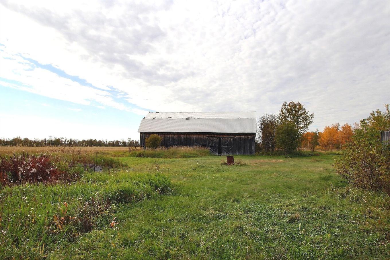 Barn - 50 Ch. De La Promenade, Saint-Marc-De-Figuery, QC - Outdoor