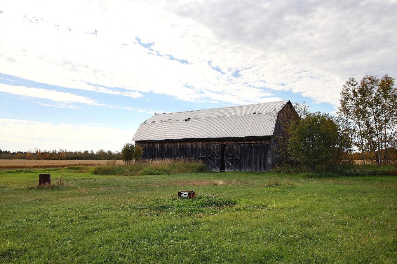 Barn - 50 Ch. De La Promenade, Saint-Marc-De-Figuery, QC - Outdoor