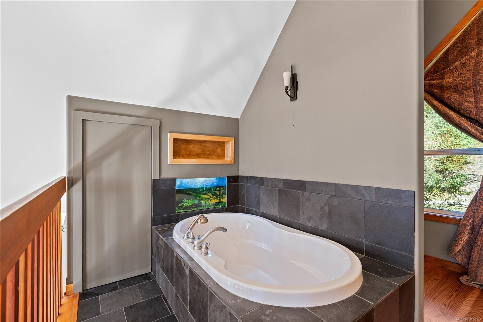 2405 Lindsey Rd, Nanaimo, BC