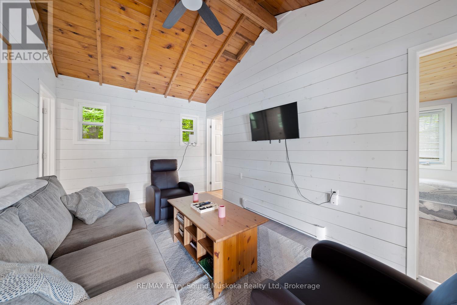 3 Macey Drive, Whitestone, ON - Indoor