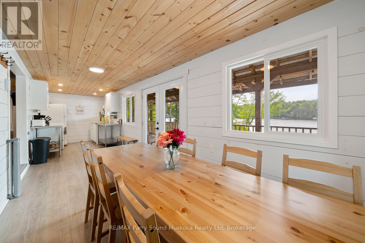 3 Macey Drive, Whitestone, ON - Indoor Photo Showing Dining Room