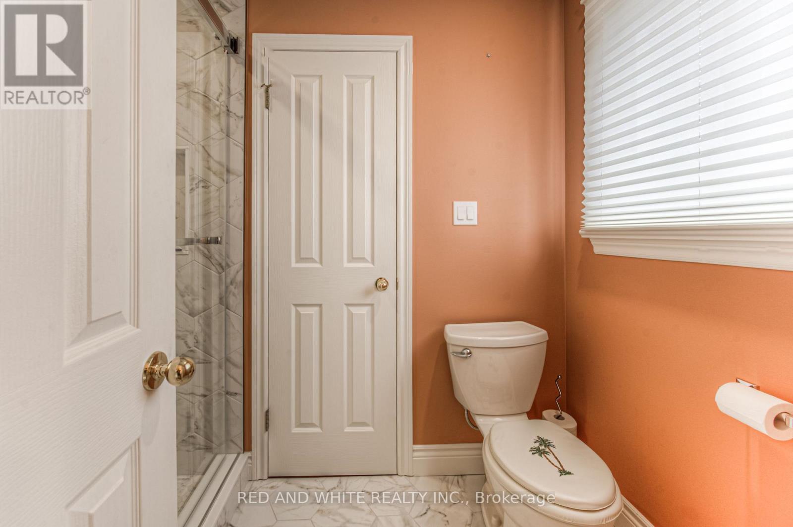 2 Morningview Place, Kitchener, ON - Indoor Photo Showing Bathroom