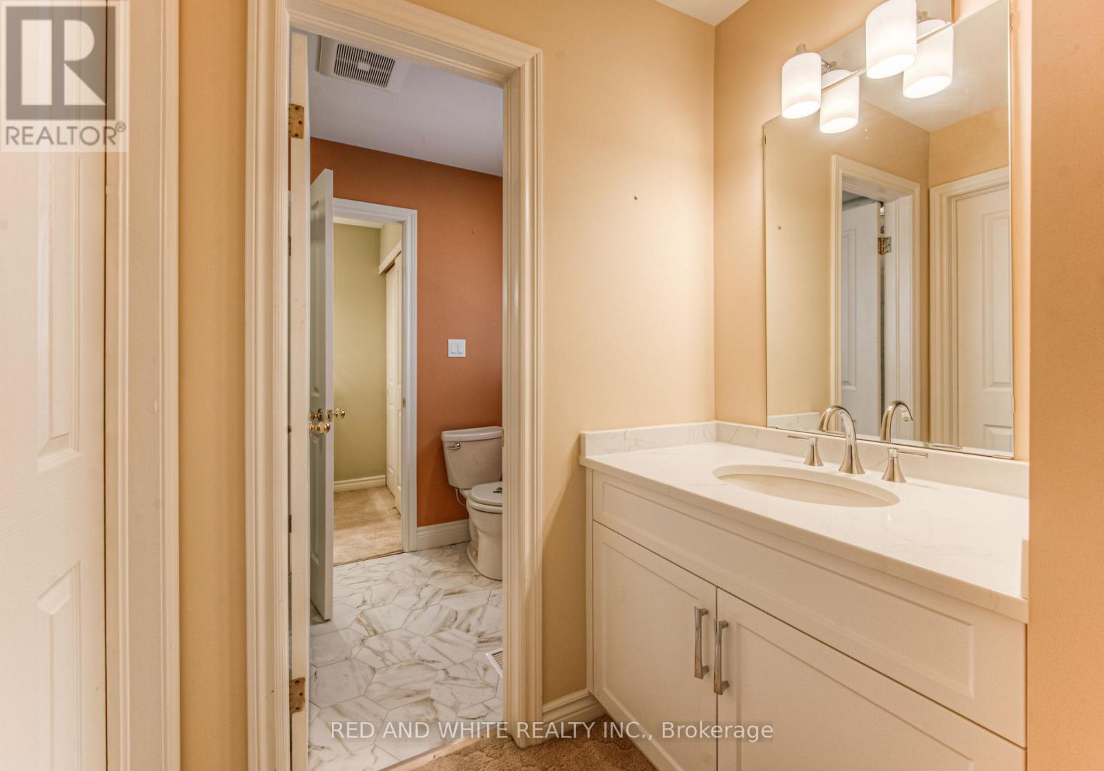 2 Morningview Place, Kitchener, ON - Indoor Photo Showing Bathroom