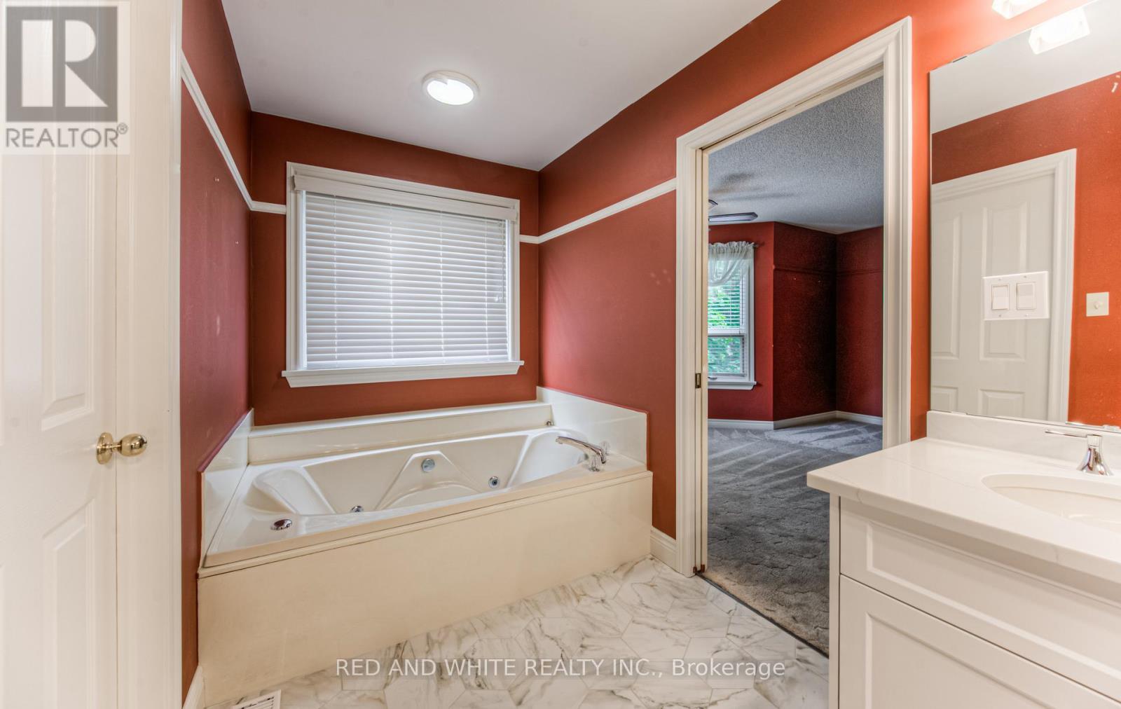 2 Morningview Place, Kitchener, ON - Indoor Photo Showing Bathroom