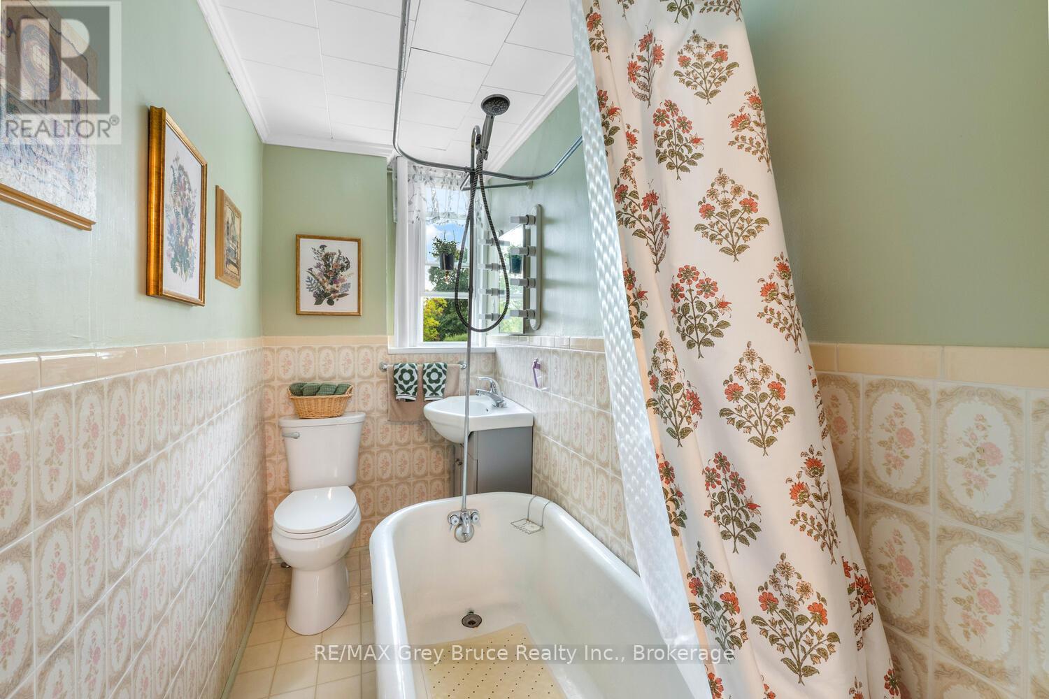 478 13Th Street W, Owen Sound, ON - Indoor Photo Showing Bathroom