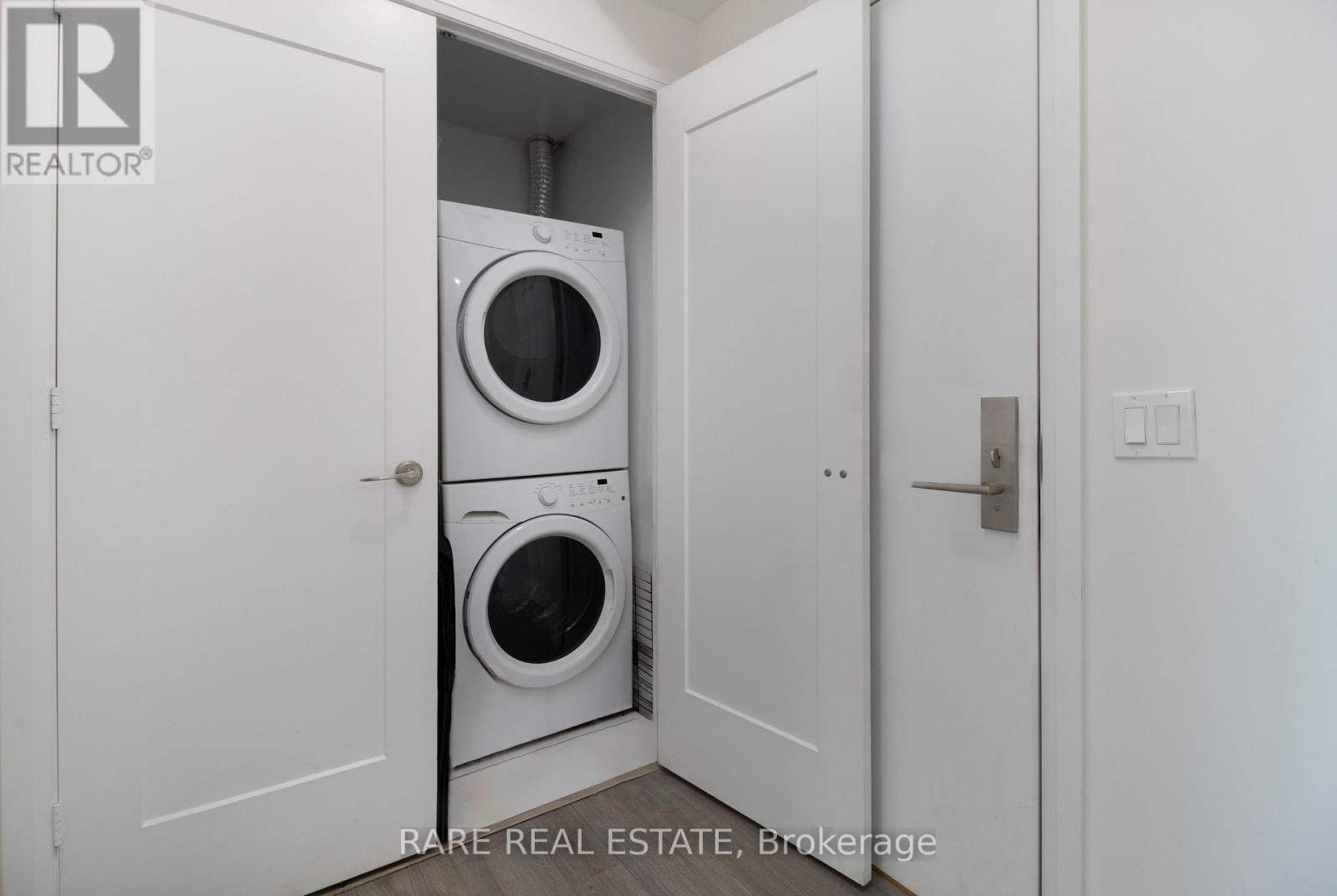 1908 - 56 Annie Craig Drive, Toronto, ON - Indoor Photo Showing Laundry Room