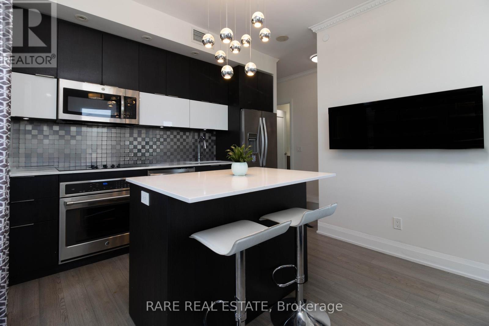 1908 - 56 Annie Craig Drive, Toronto, ON - Indoor Photo Showing Kitchen With Upgraded Kitchen