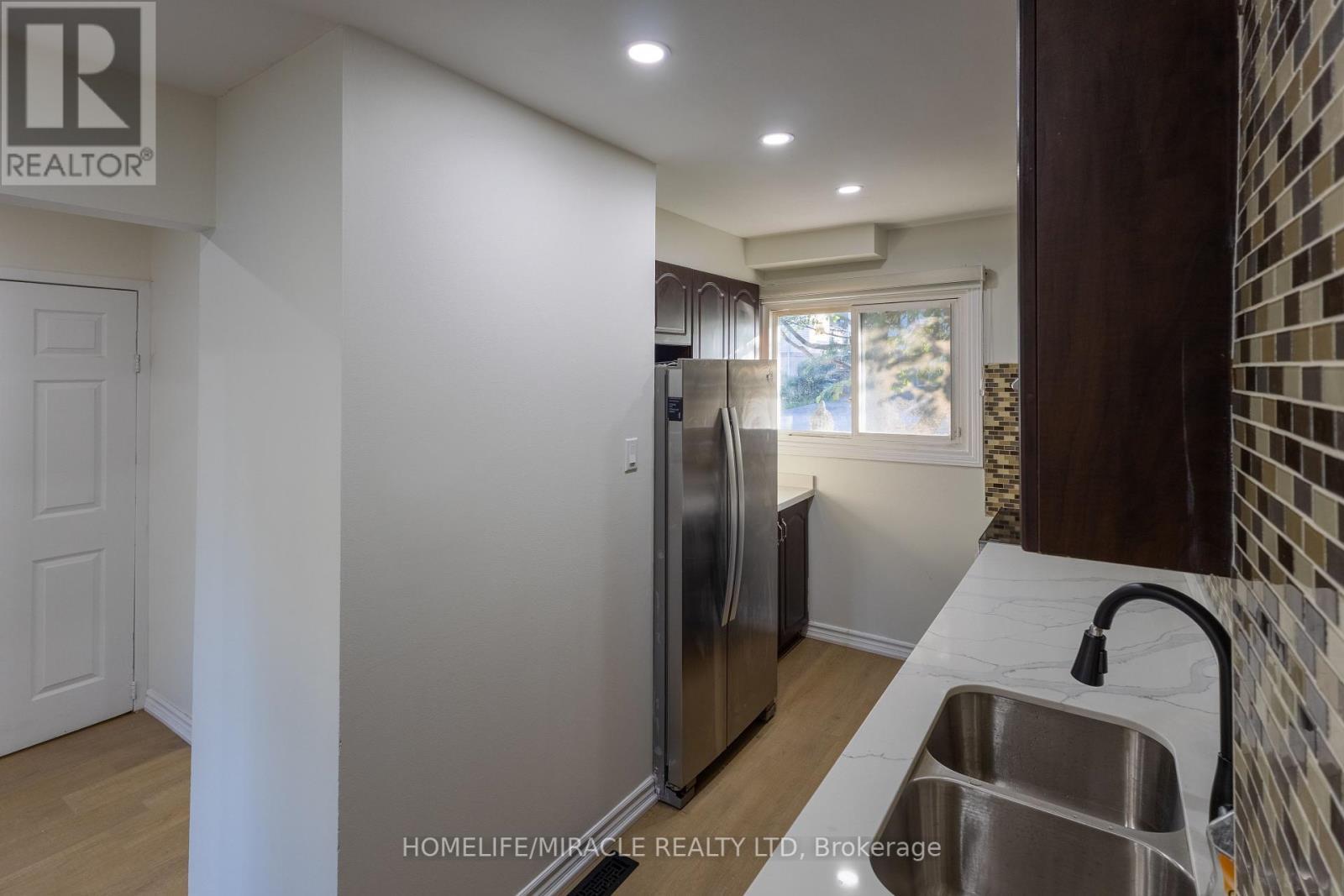 8 Grand Valley Drive, Brampton, ON - Indoor Photo Showing Other Room