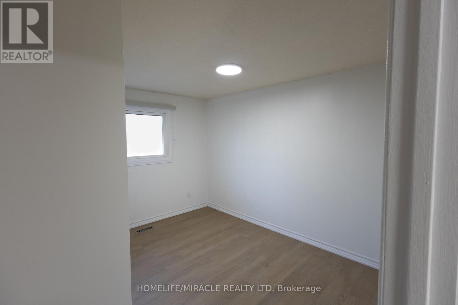 8 Grand Valley Drive, Brampton, ON - Indoor Photo Showing Other Room