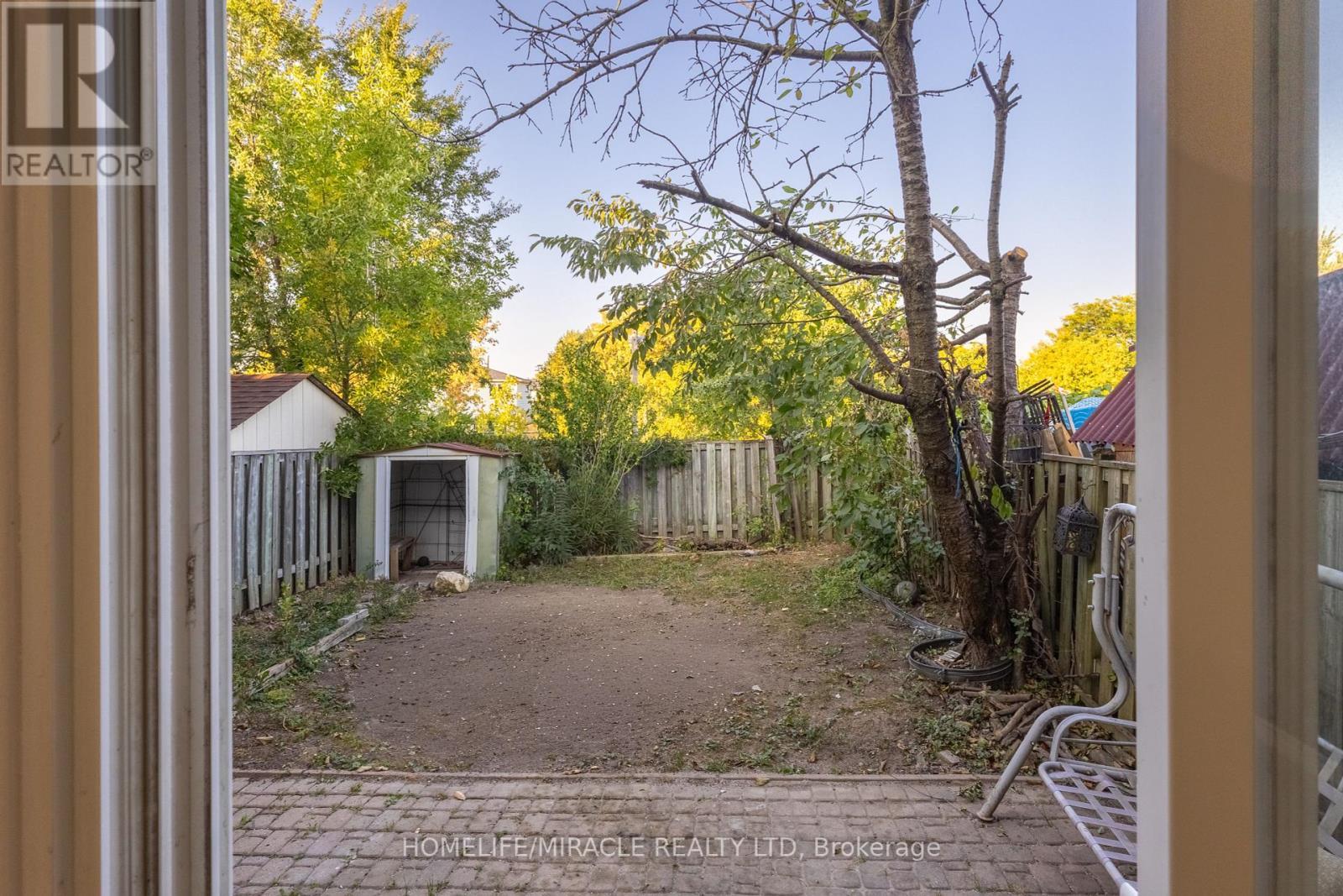 8 Grand Valley Drive, Brampton, ON - Outdoor