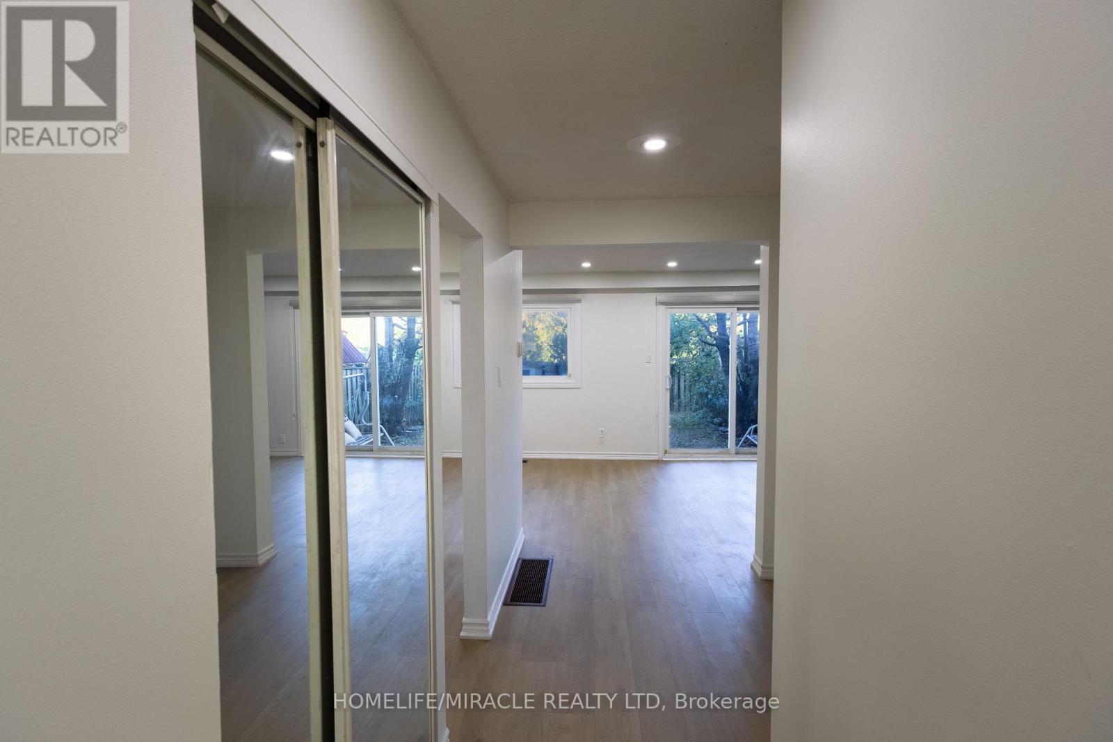 8 Grand Valley Drive, Brampton, ON - Indoor Photo Showing Other Room