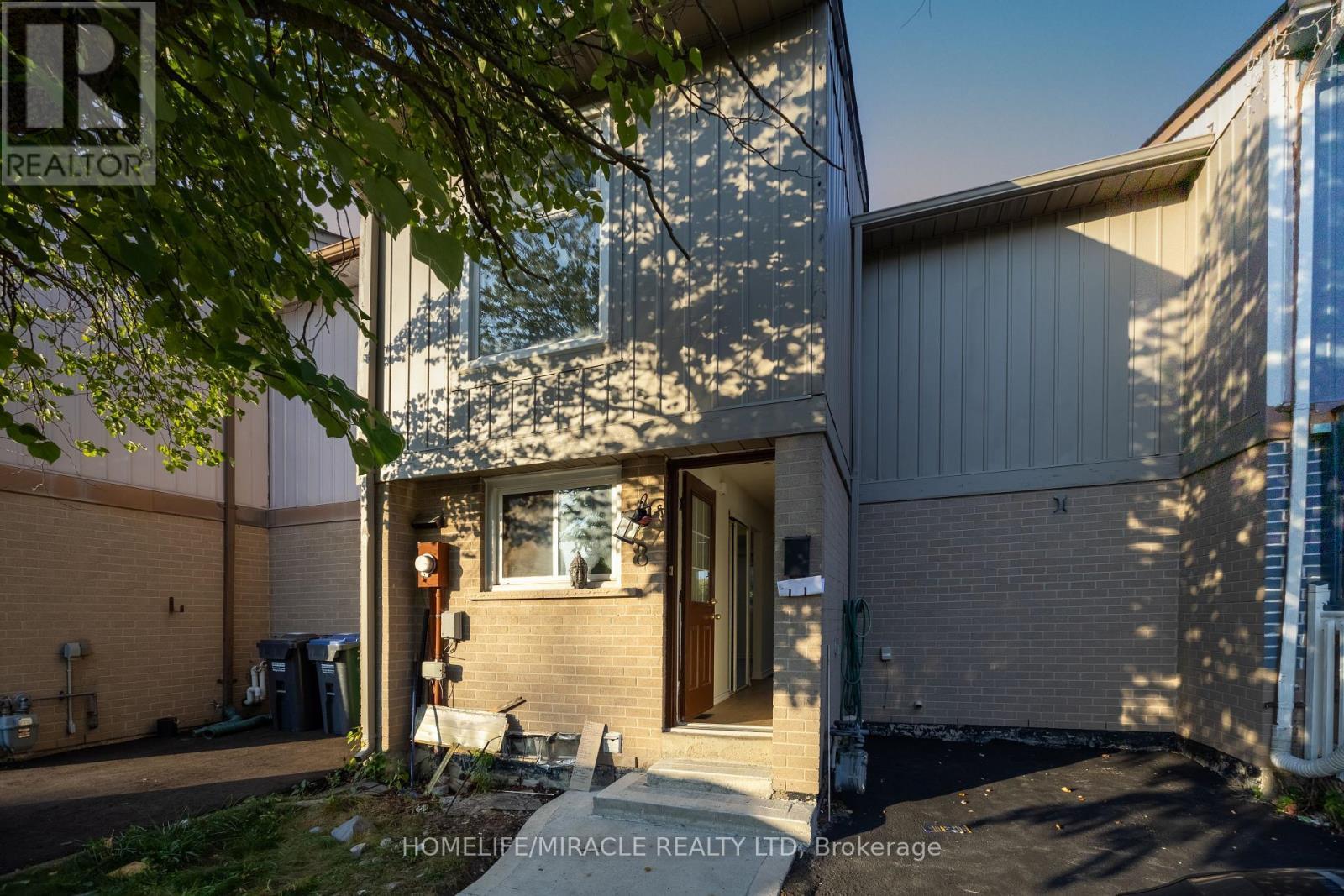 8 Grand Valley Drive, Brampton, ON - Outdoor With Exterior