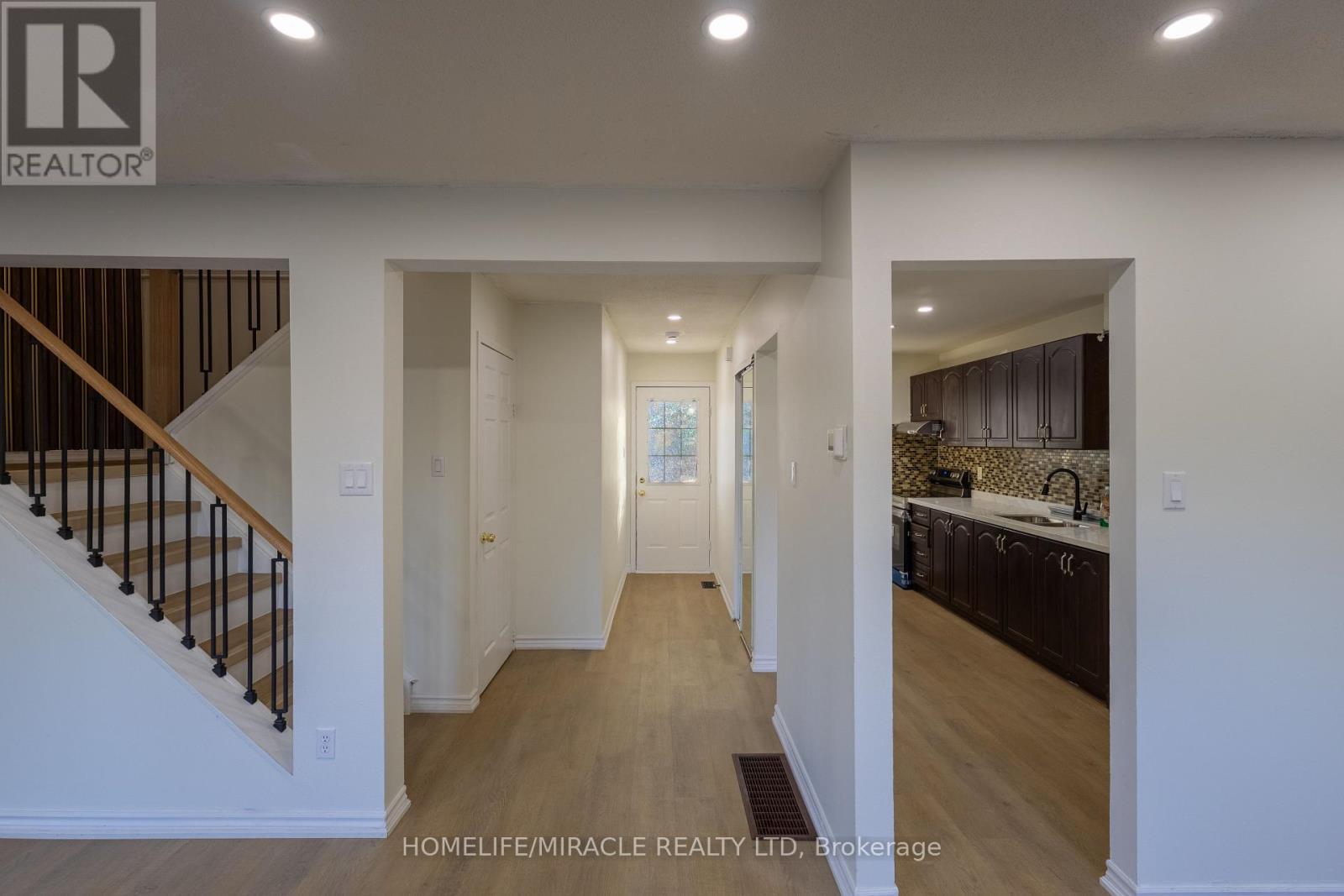 8 Grand Valley Drive, Brampton, ON - Indoor Photo Showing Other Room