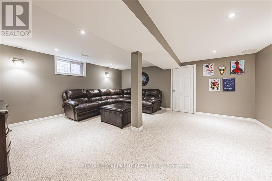 477 Queen Victoria Drive, Hamilton, ON - Indoor Photo Showing Basement
