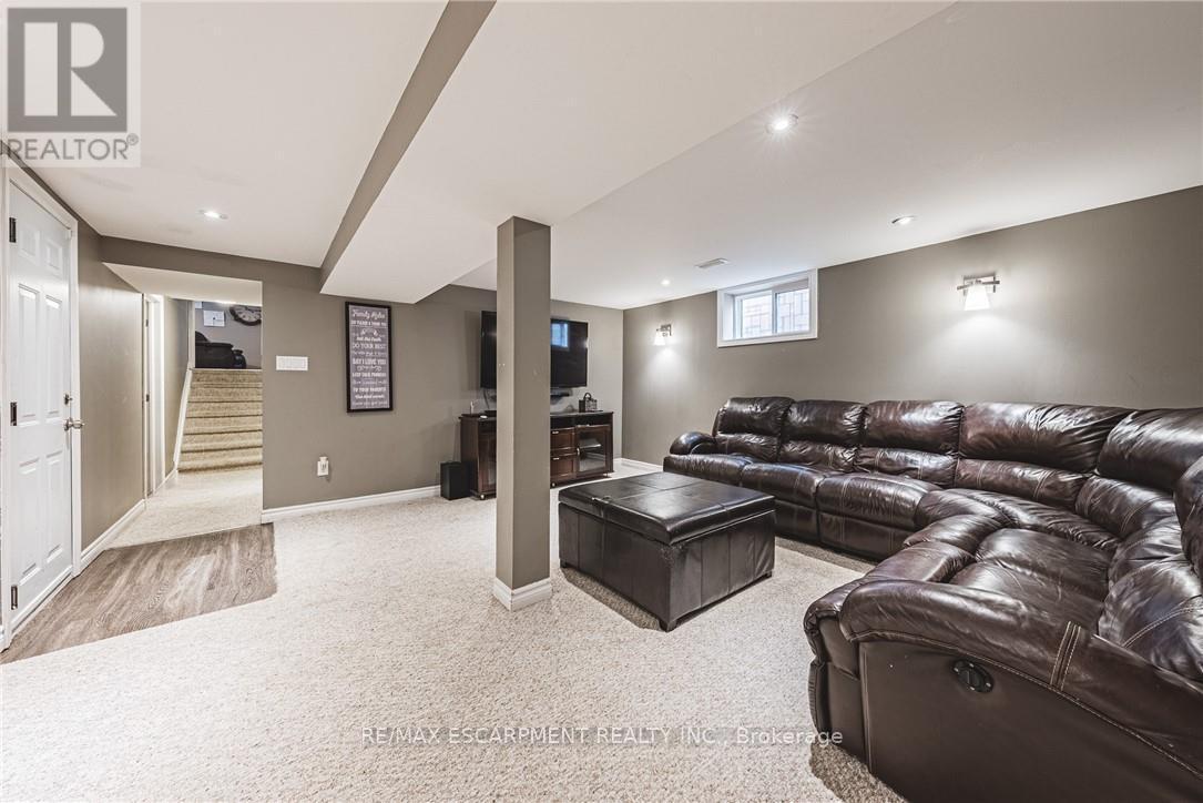 477 Queen Victoria Drive, Hamilton, ON - Indoor Photo Showing Other Room