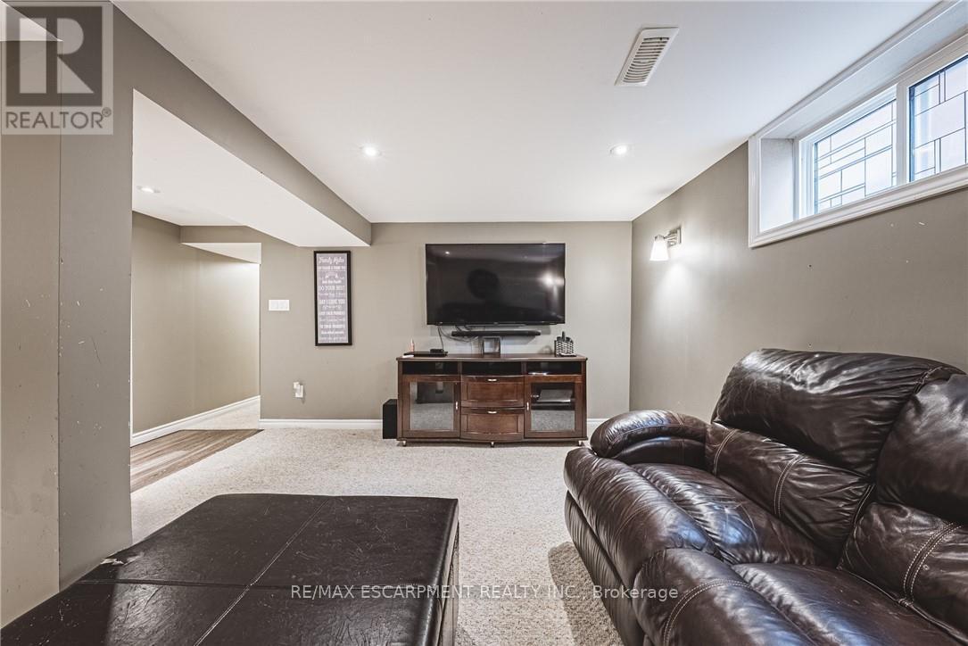 477 Queen Victoria Drive, Hamilton, ON - Indoor