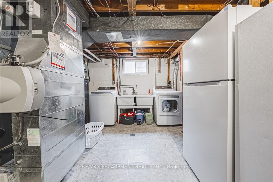 477 Queen Victoria Drive, Hamilton, ON - Indoor