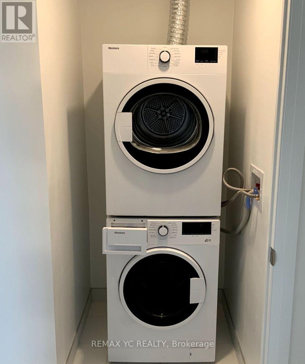 322 - 33 Frederick Todd Way, Toronto, ON - Indoor Photo Showing Laundry Room