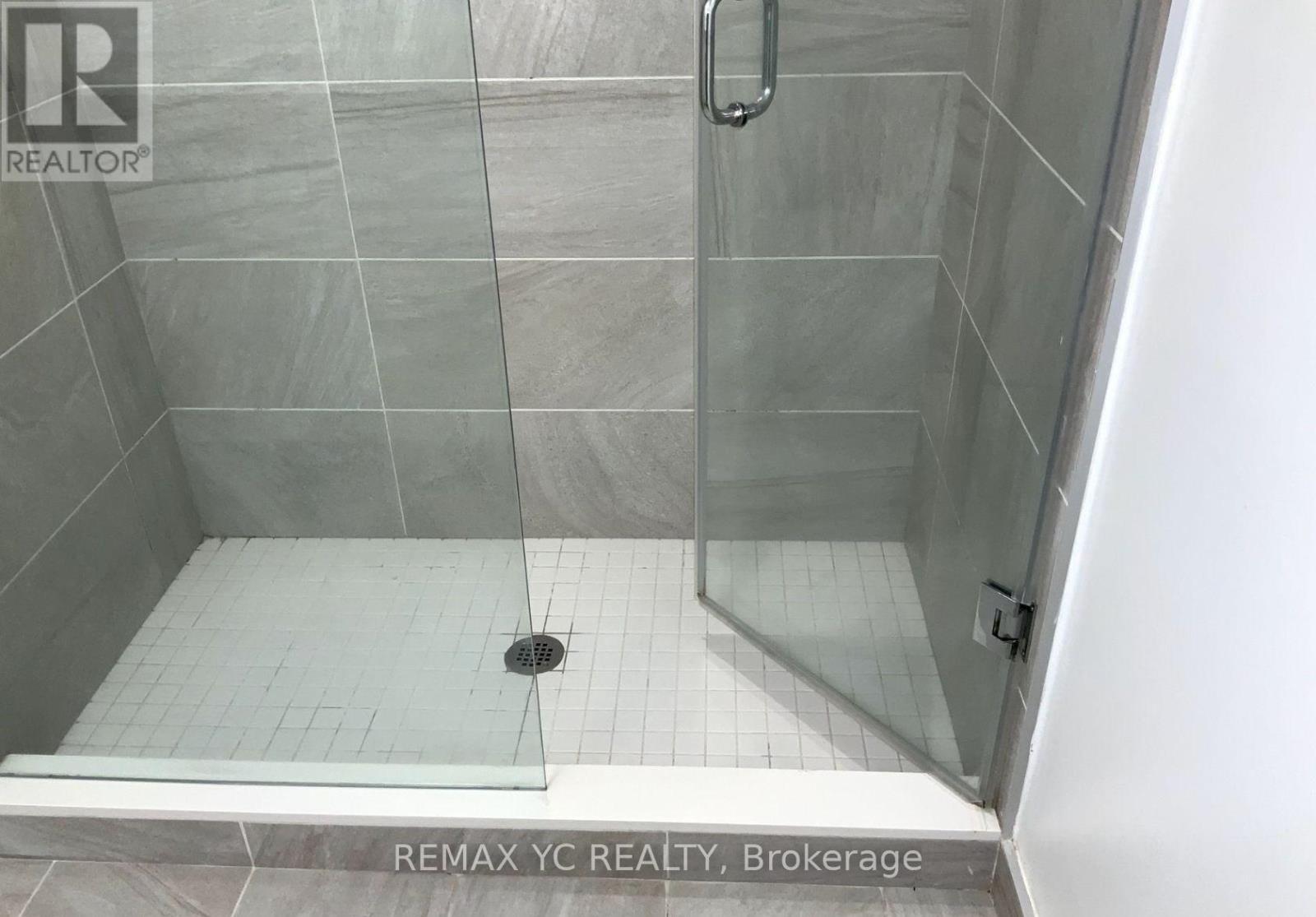 322 - 33 Frederick Todd Way, Toronto, ON - Indoor Photo Showing Bathroom