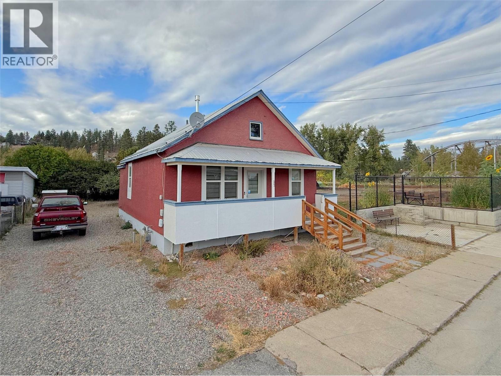 27 Fenchurch Avenue, Princeton, BC - Outdoor