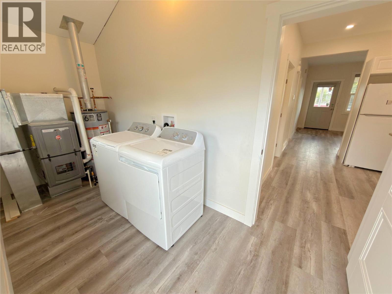 27 Fenchurch Avenue, Princeton, BC - Indoor Photo Showing Laundry Room