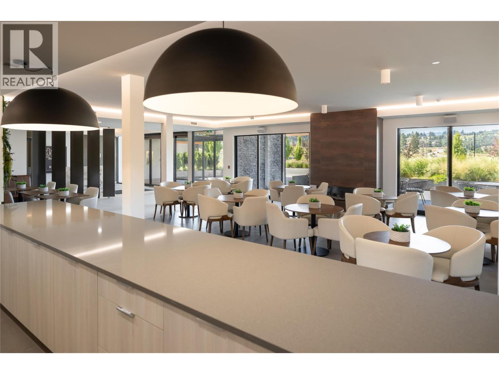 3000 Ariva Drive Unit# 3501, Kelowna, BC - Indoor Photo Showing Dining Room