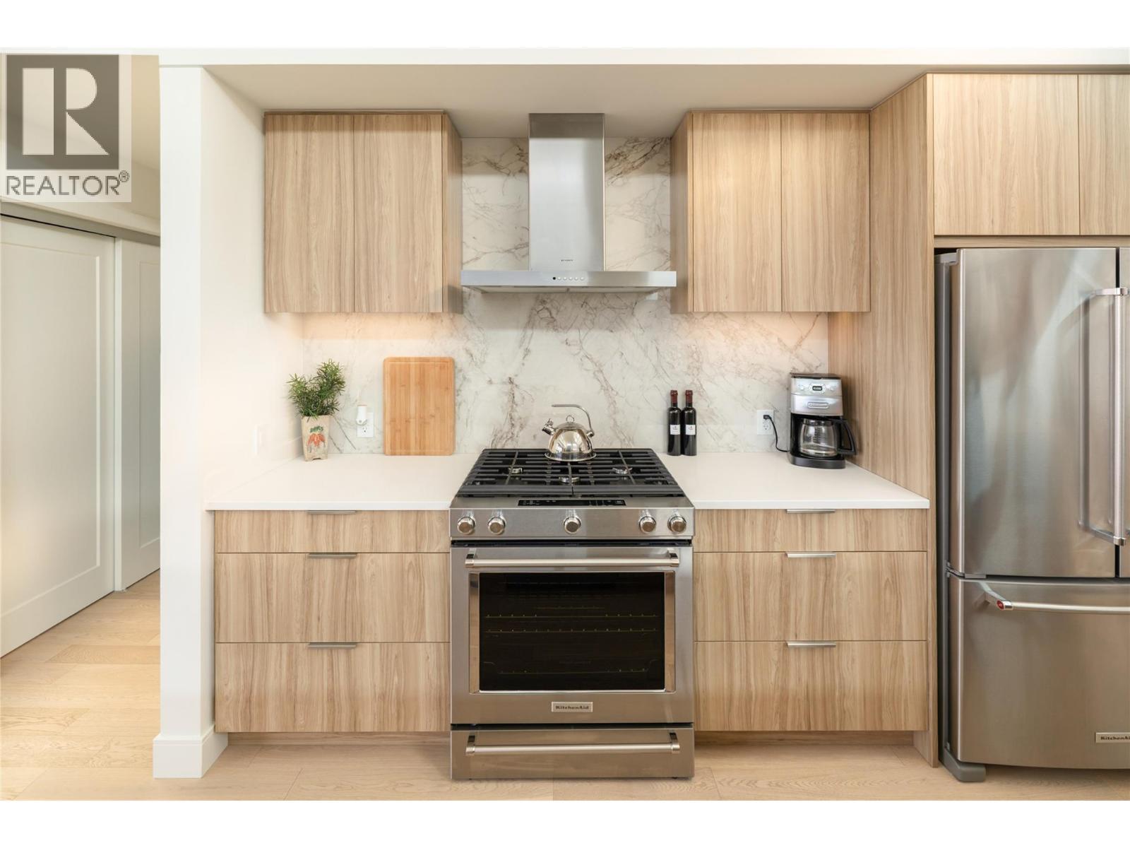 3000 Ariva Drive Unit# 3501, Kelowna, BC - Indoor Photo Showing Kitchen
