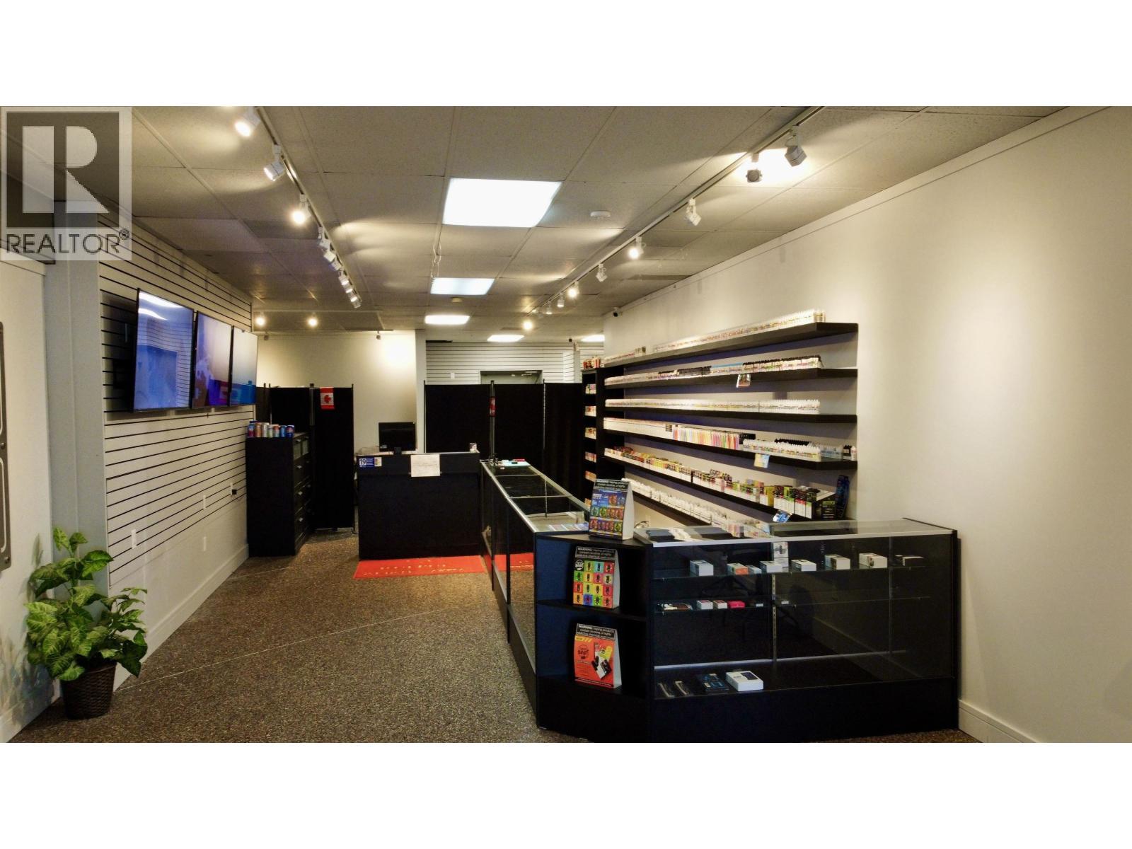 2 771 Gibsons Way, Gibsons, BC