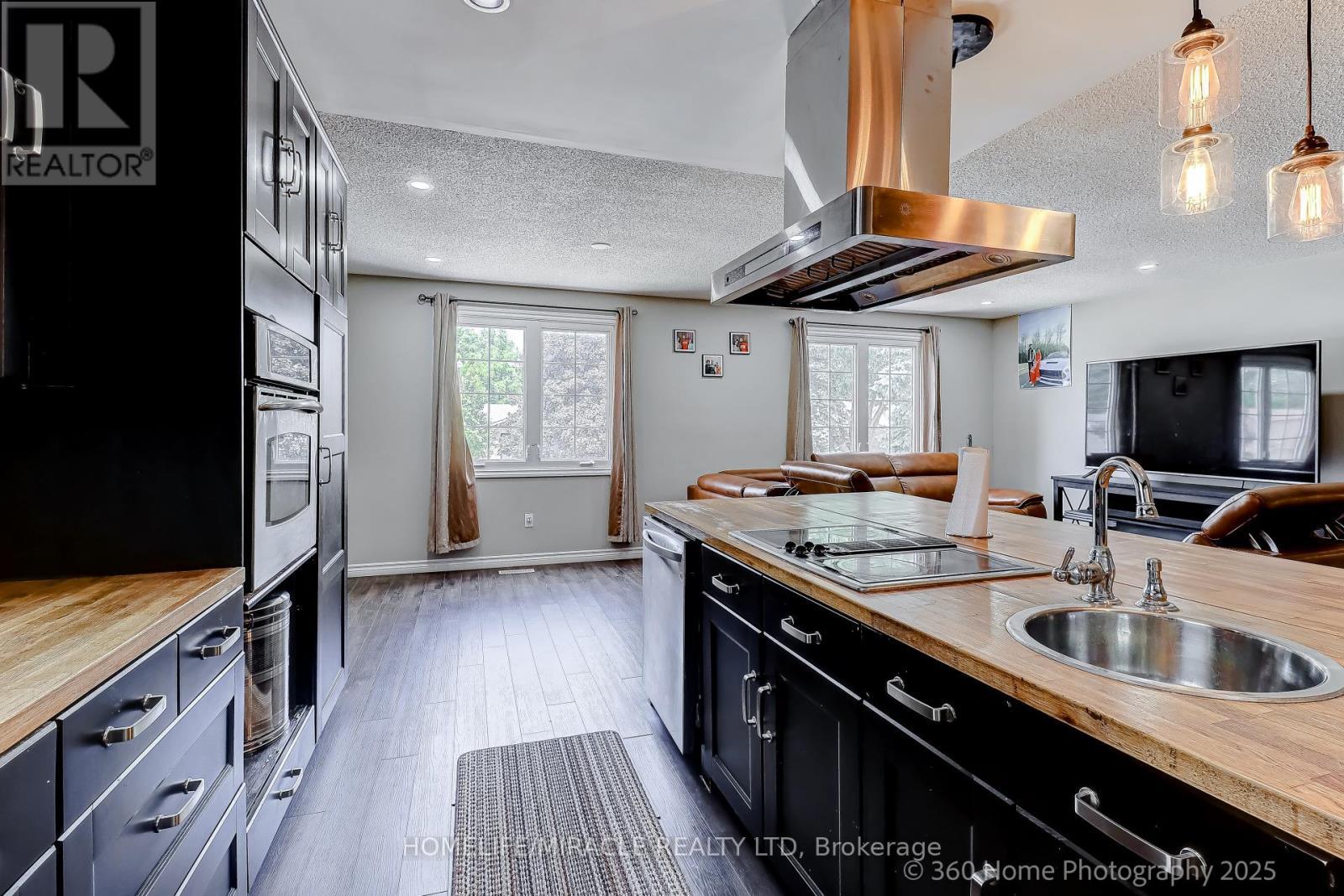 82 Goldgate Crescent, Orangeville, ON - Indoor Photo Showing Kitchen
