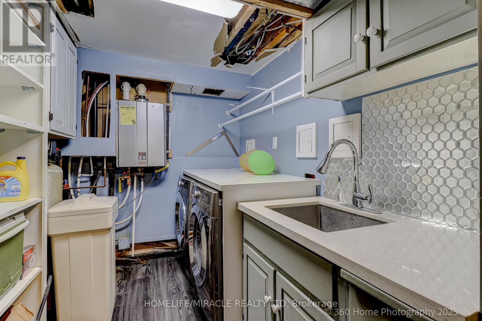82 Goldgate Crescent, Orangeville, ON - Indoor Photo Showing Laundry Room