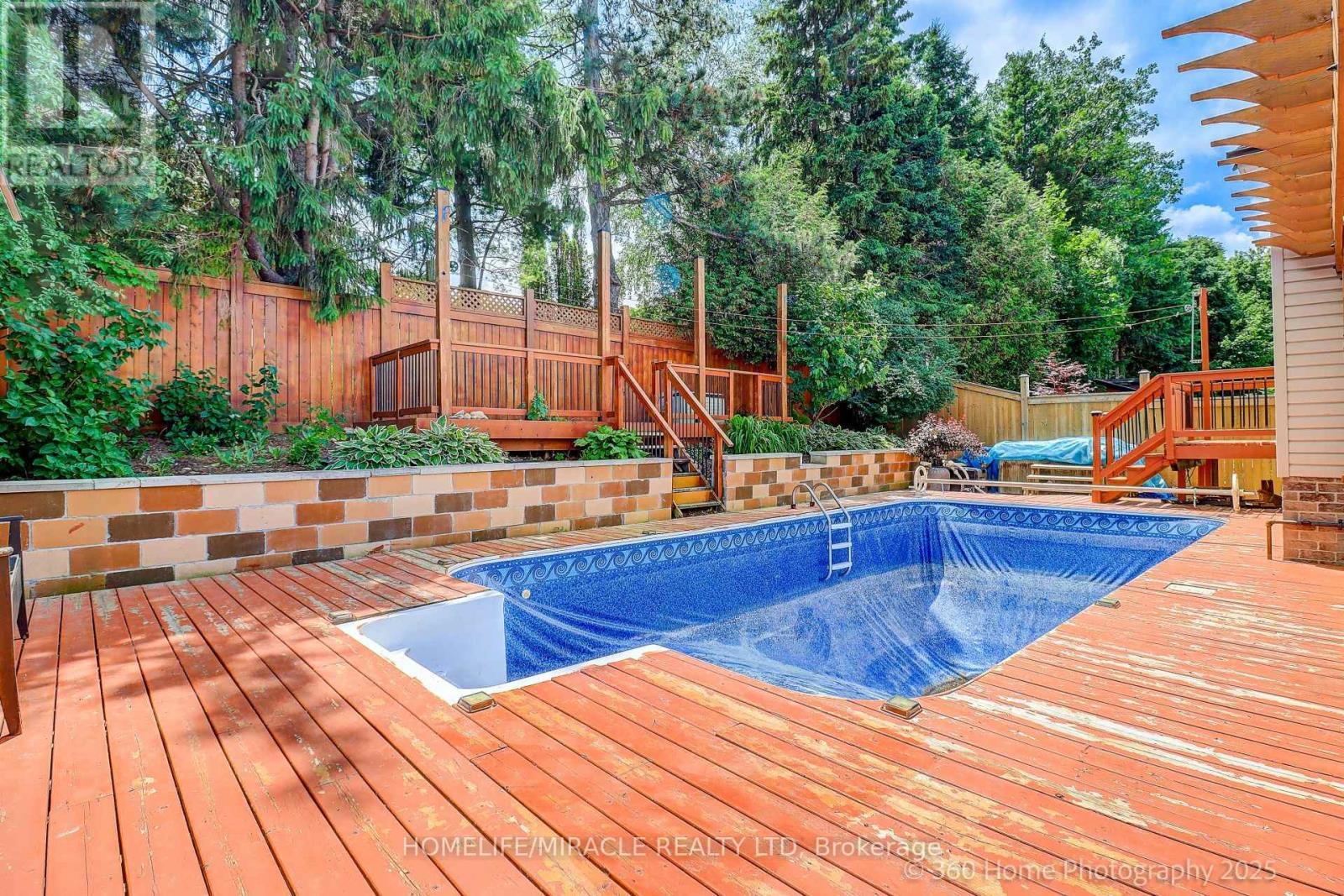 82 Goldgate Crescent, Orangeville, ON - Outdoor With In Ground Pool