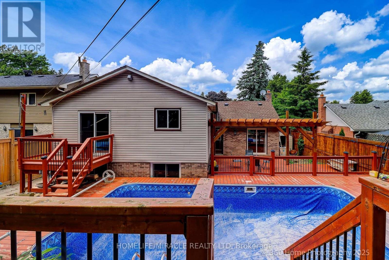 82 Goldgate Crescent, Orangeville, ON - Outdoor With Exterior