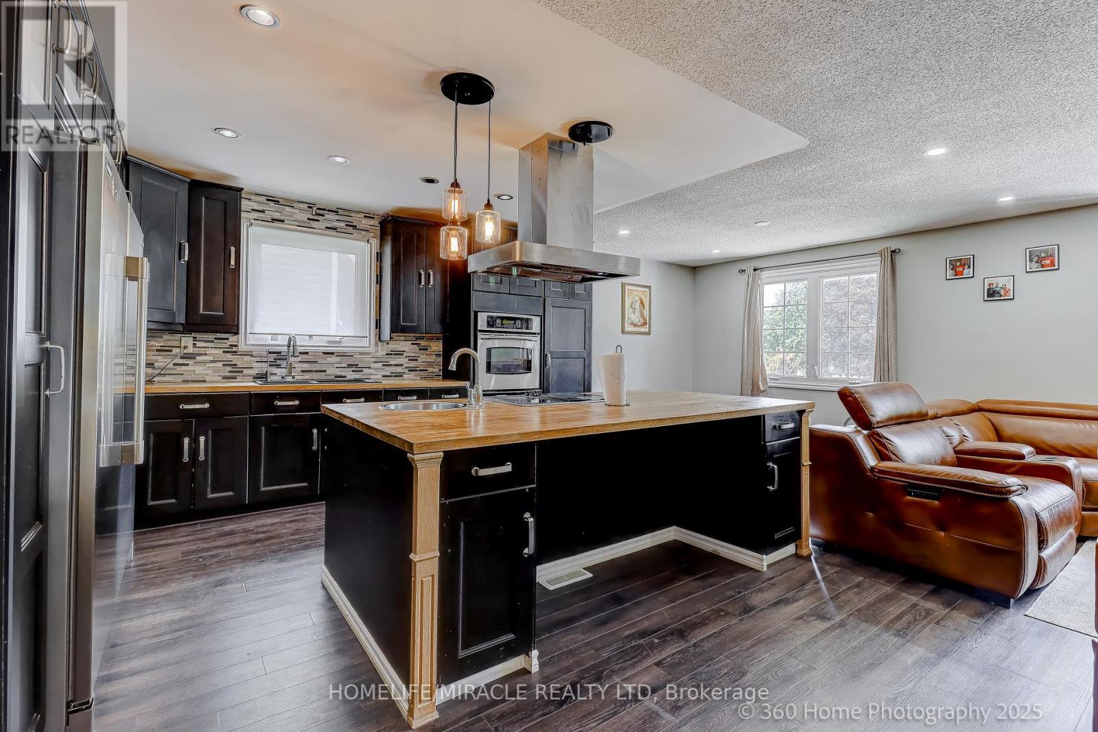 82 Goldgate Crescent, Orangeville, ON - Indoor Photo Showing Kitchen